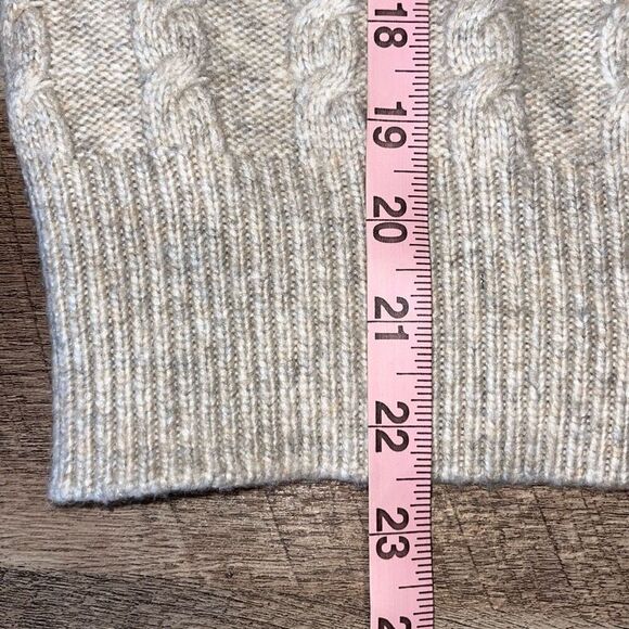 Cupcakes and Cashmere Womens V-Neck Boxy Sleeveless Cable Knit Sweater Vest Tan - Picture 8 of 8